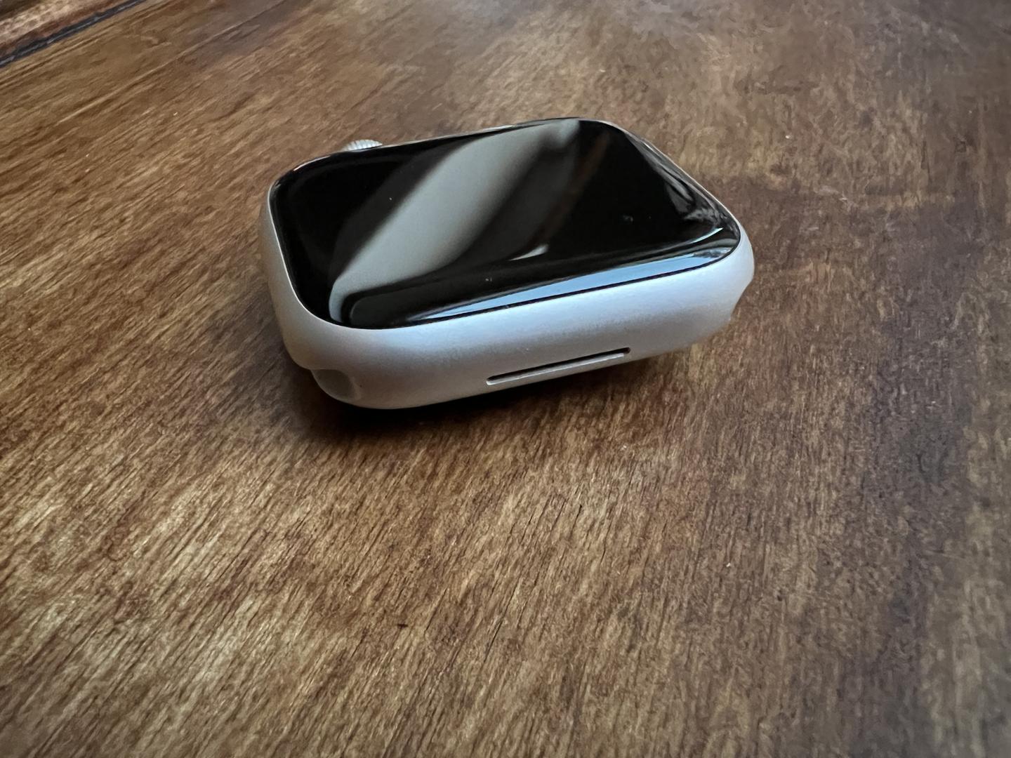 Apple Watch Series 7 41mm, color Starlight