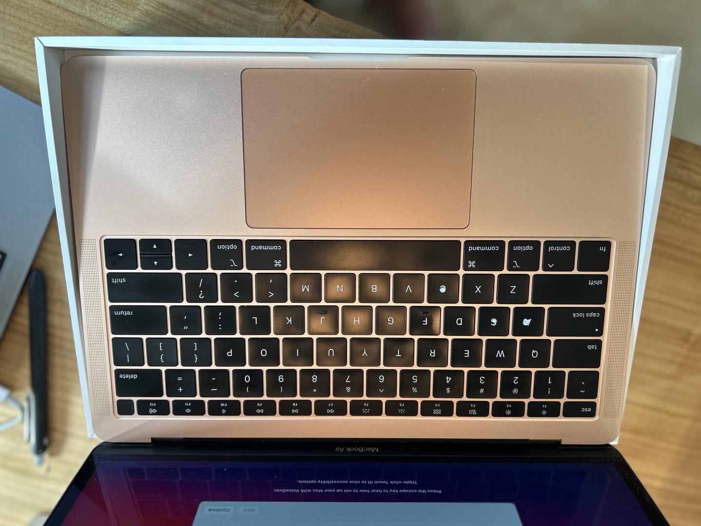 MacBook Air 2018 - 13", color Gold