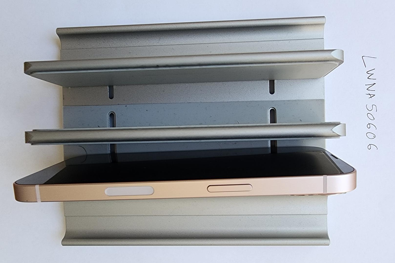 Apple iPhone 13, color Pink