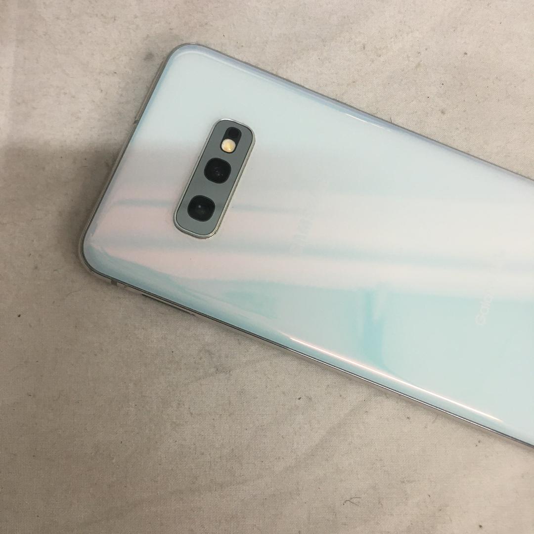Samsung Galaxy S10e, color White