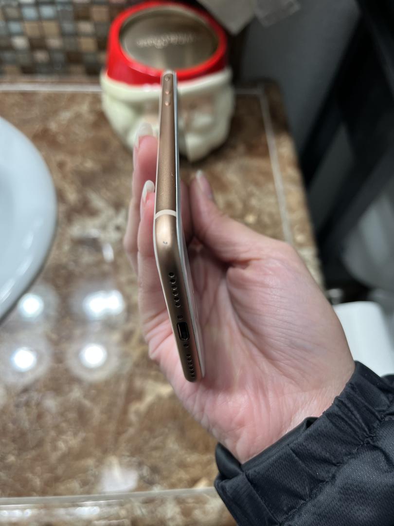 Apple iPhone 8, color Gold