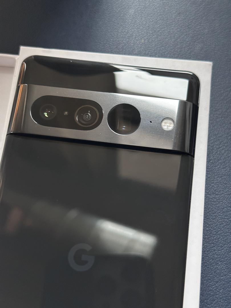 Google Pixel 7 Pro, color Obsidian