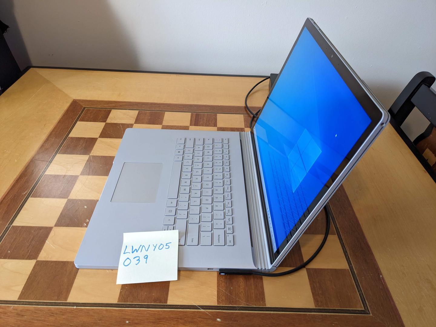 Microsoft Surface Book 2 15", color