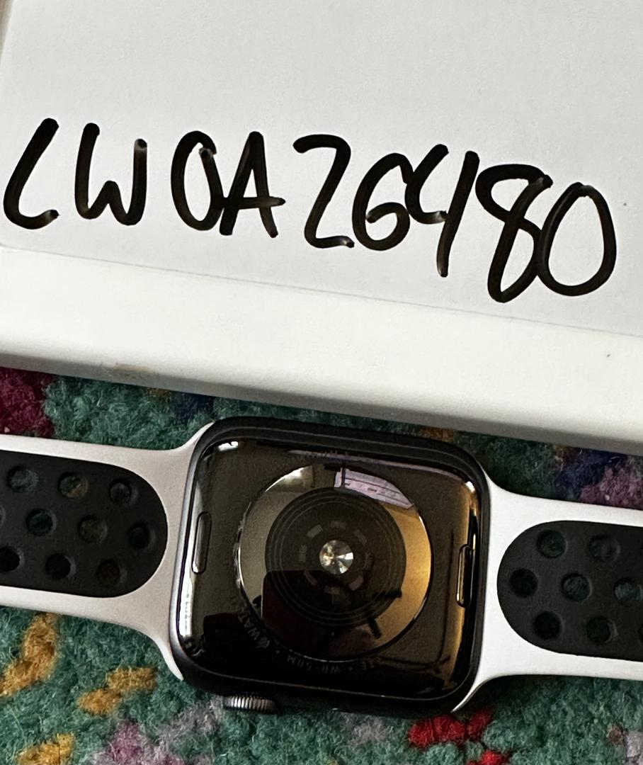 Apple Watch Series 4 44mm, color Gray