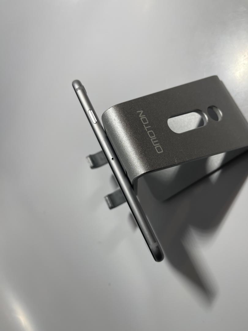 Apple iPhone 6S, color Grey