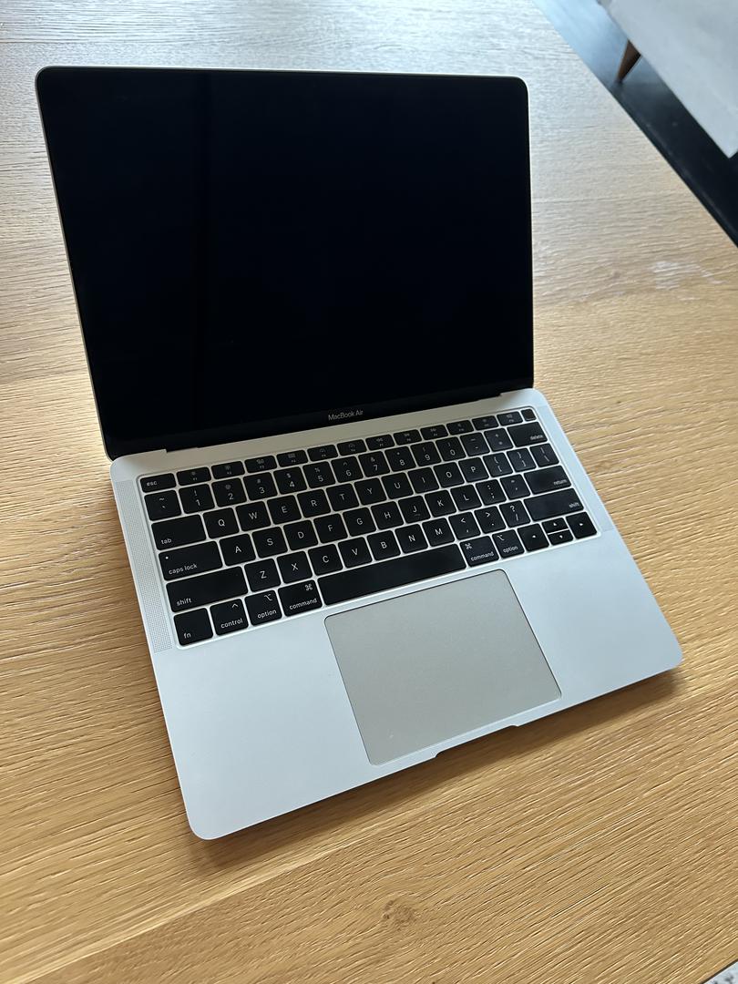 MacBook Air 2018 - 13", color Silver
