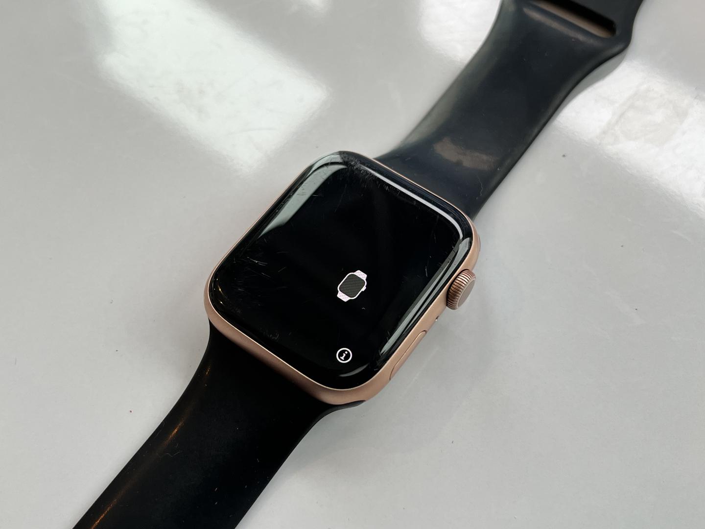 Apple Watch Series 5 44mm, color Gold
