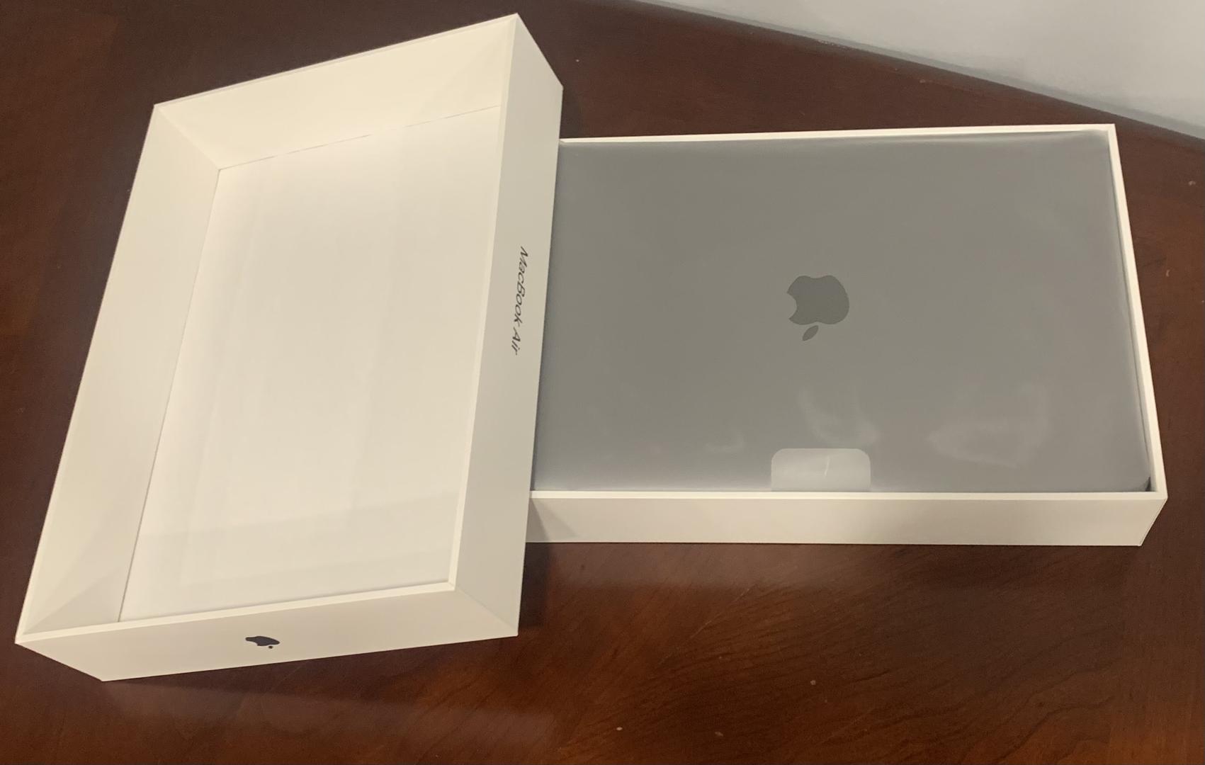 MacBook Air 2018 - 13", color Gray