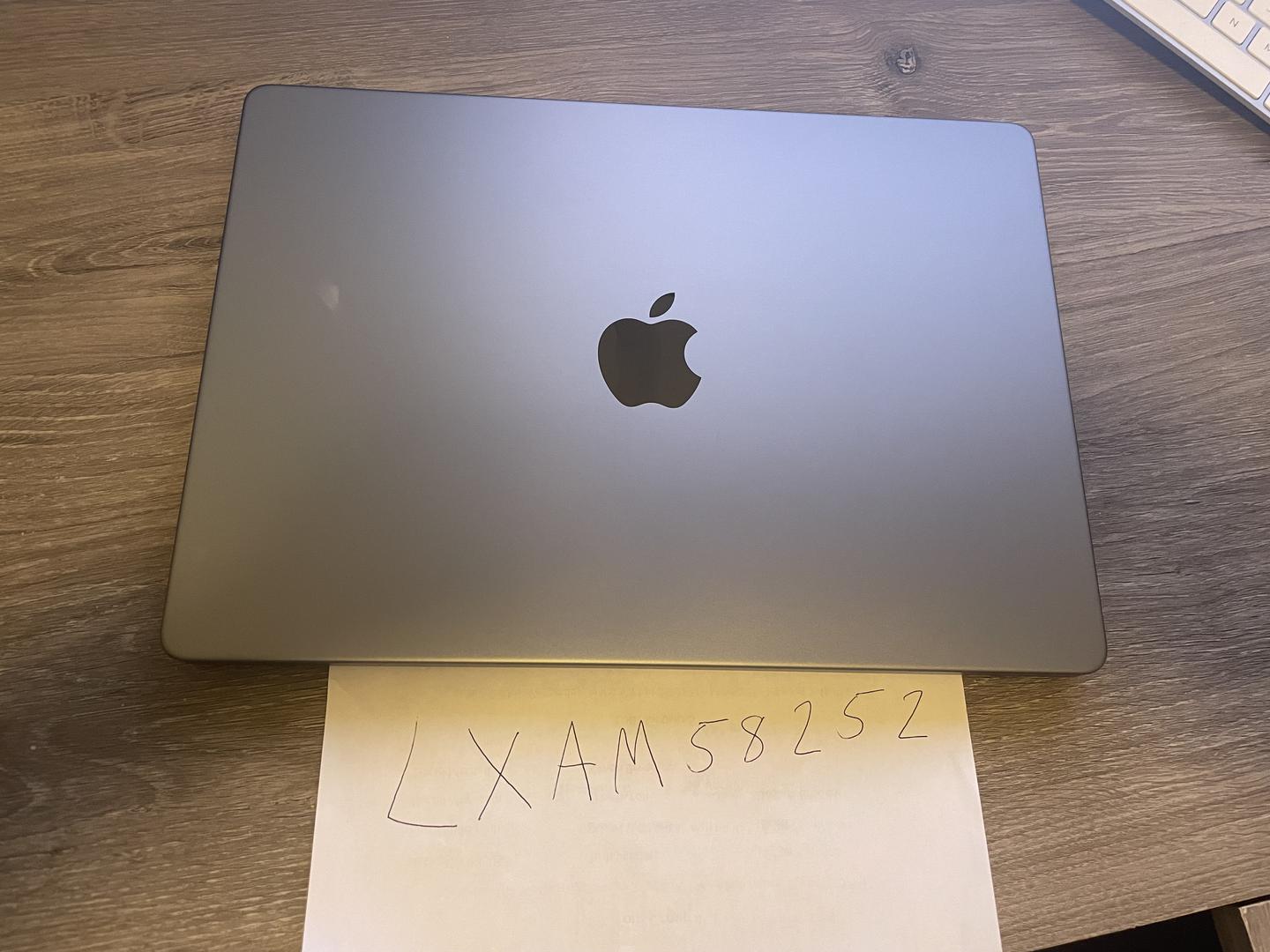 MacBook Pro 2021 - 14", color Gray