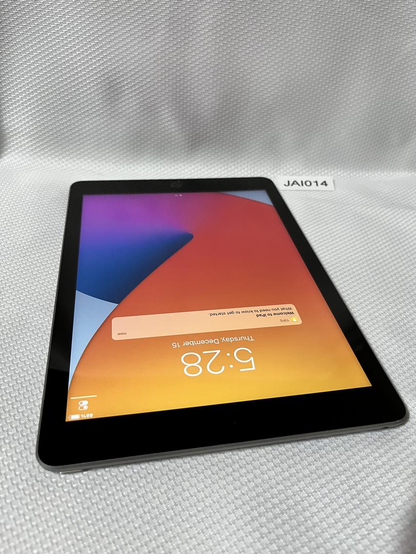 Apple iPad 6th Gen, color Gray