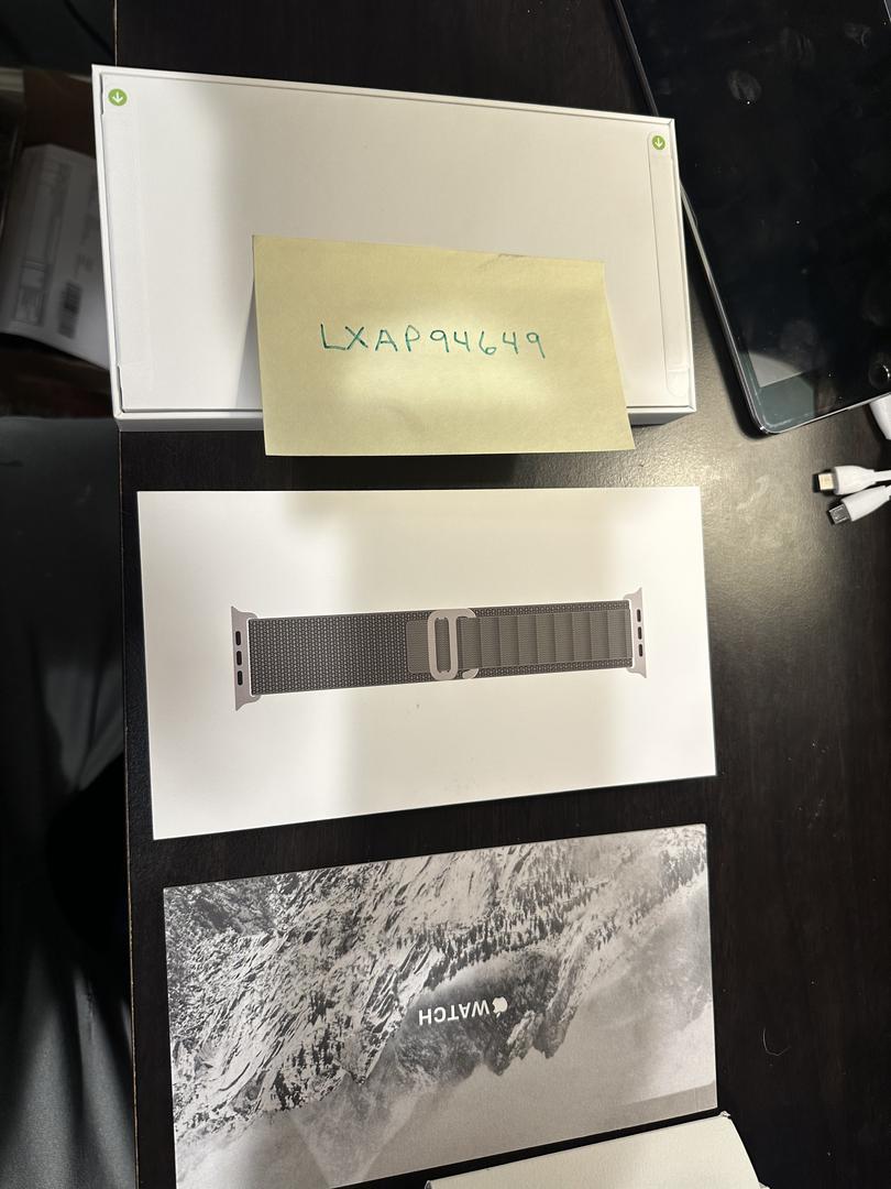 Apple Watch Ultra 49mm, color Titanium