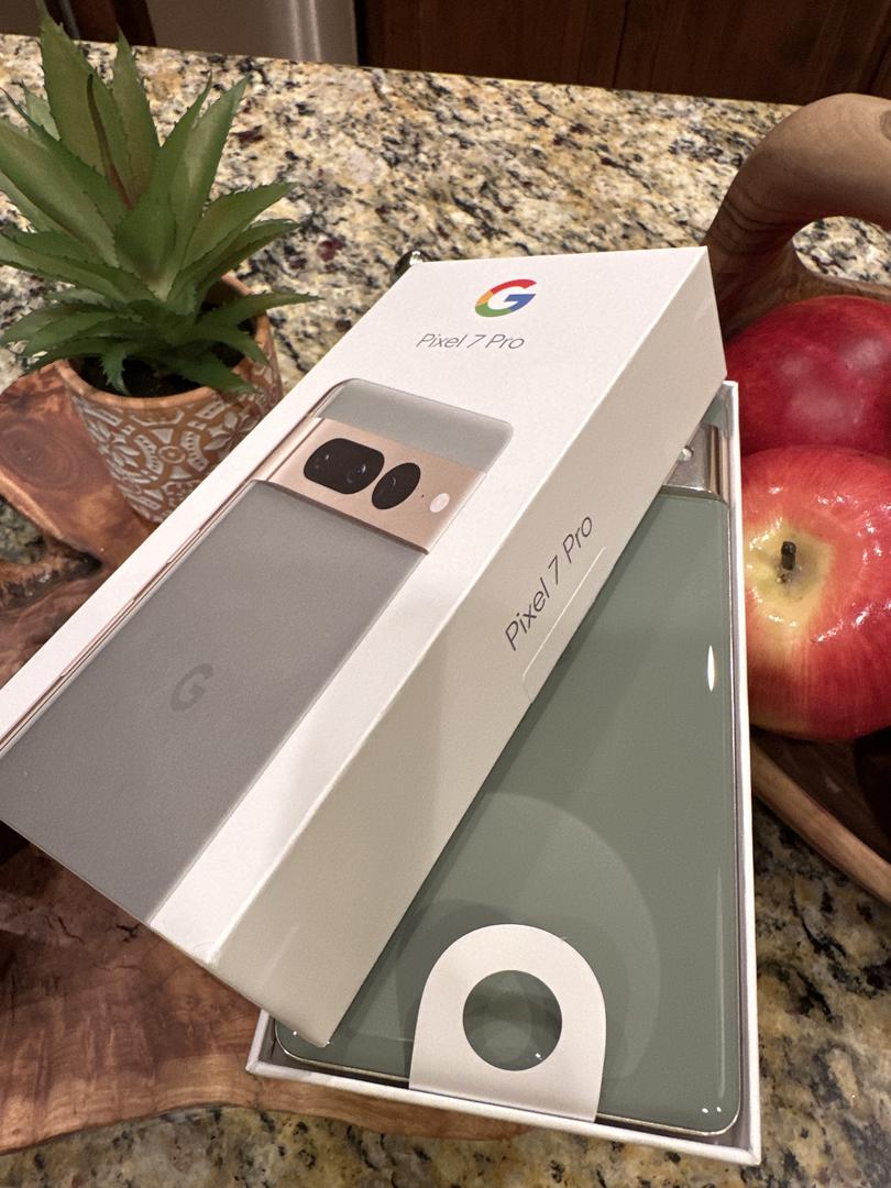 Google Pixel 7 Pro - Unlocked, Hazel, 128GB, 12GB, GE2AE
