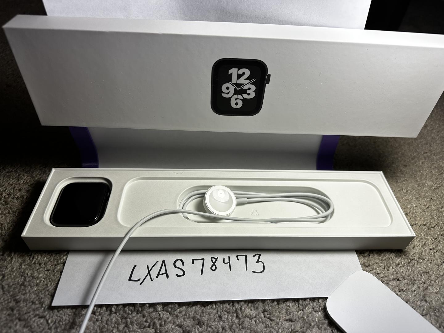 Apple Watch SE 1st Gen 44mm, color Gray