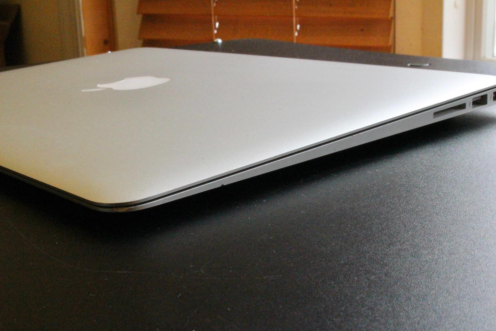 MacBook Air 2017 - 13", color Silver