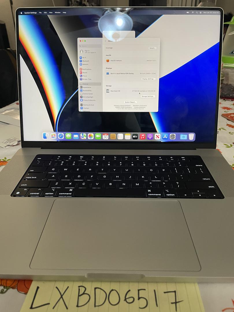 MacBook Pro 2021 - 16", color Silver