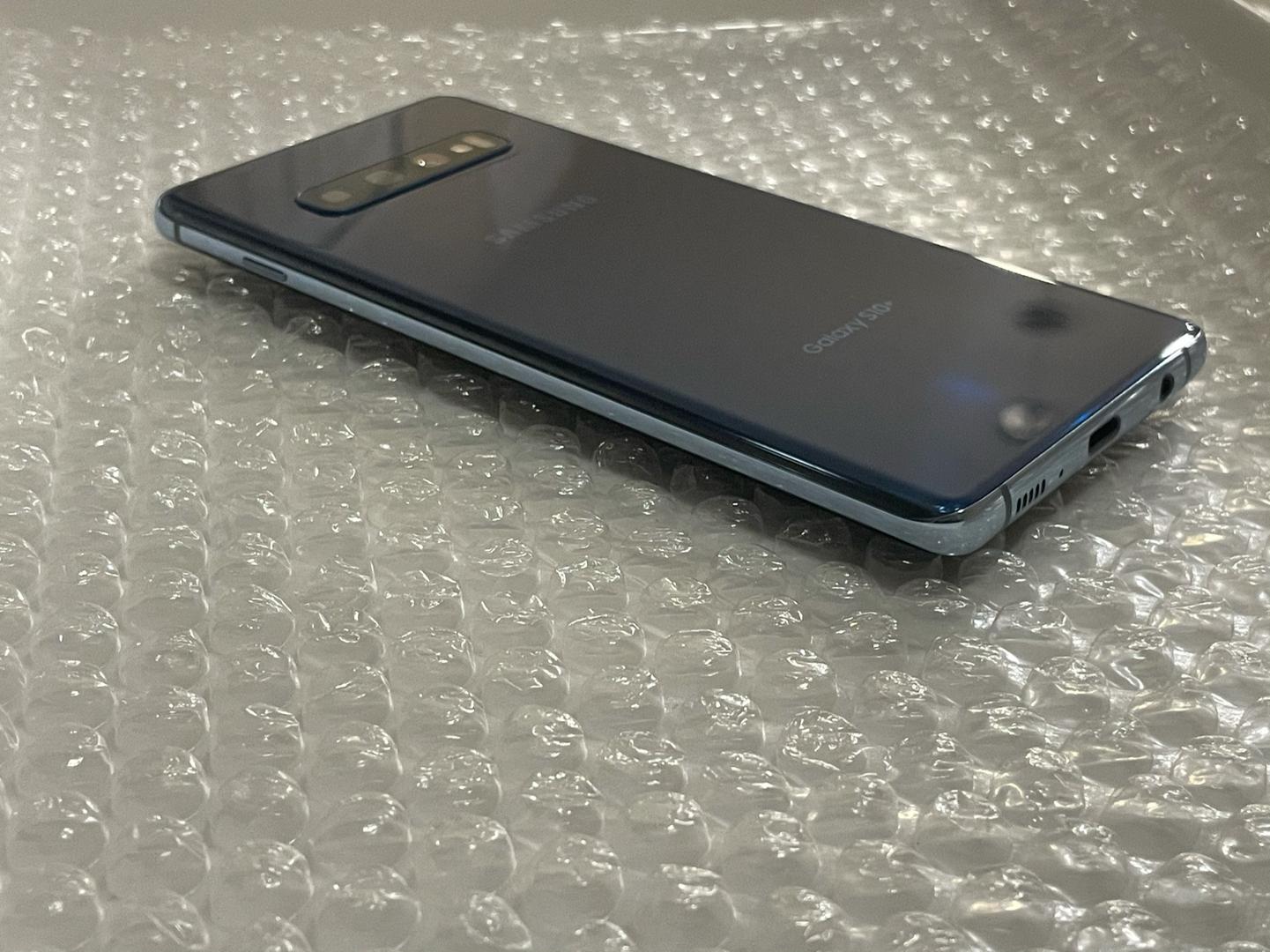 Samsung Galaxy S10 Plus, color Blue