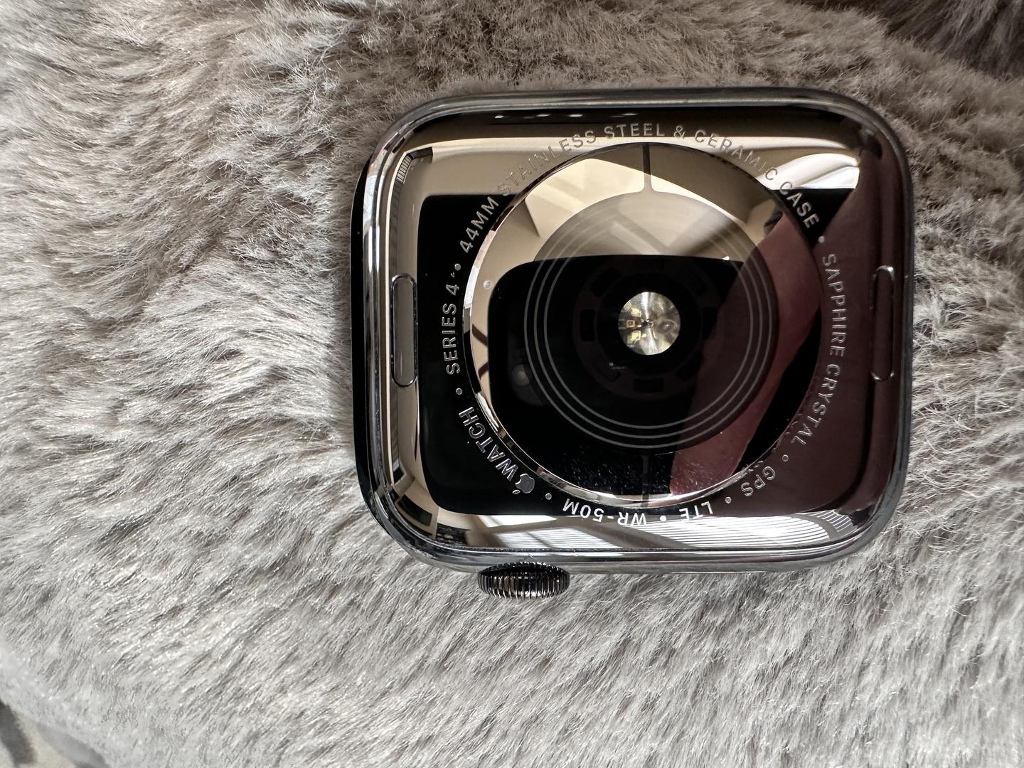 Apple Watch Series 4 44mm, color Black