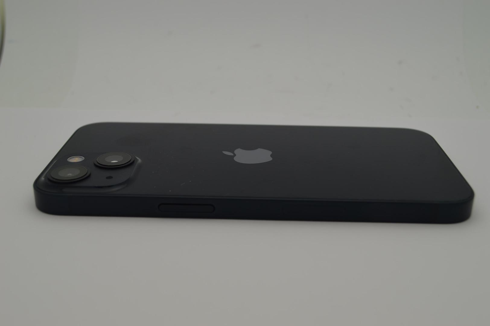 Apple iPhone 13, color Midnight