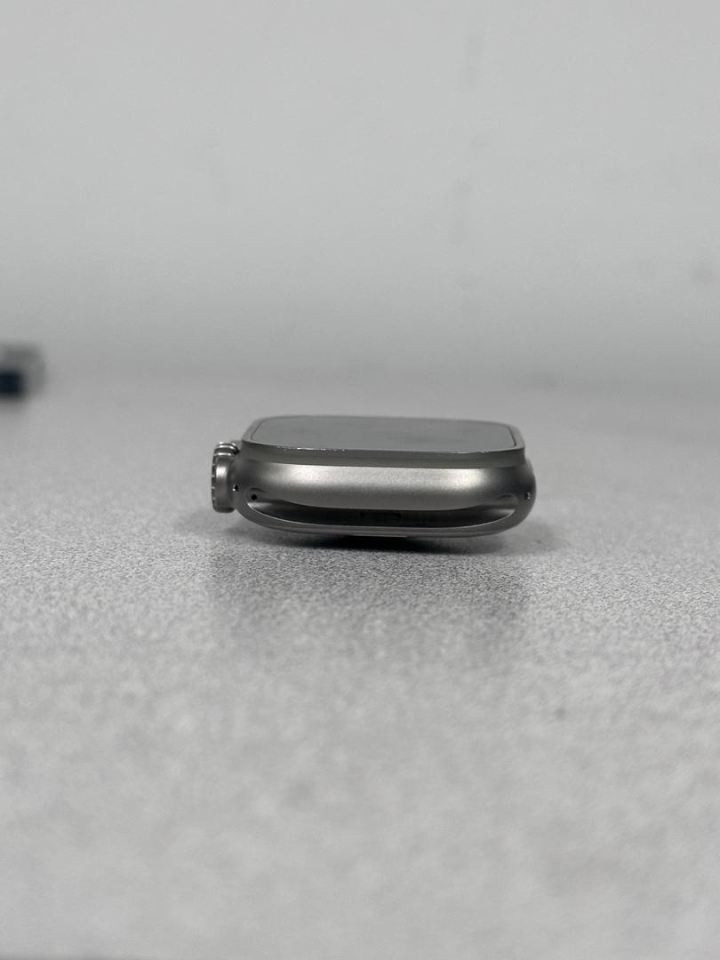 Apple Watch Ultra 49mm, color Titanium
