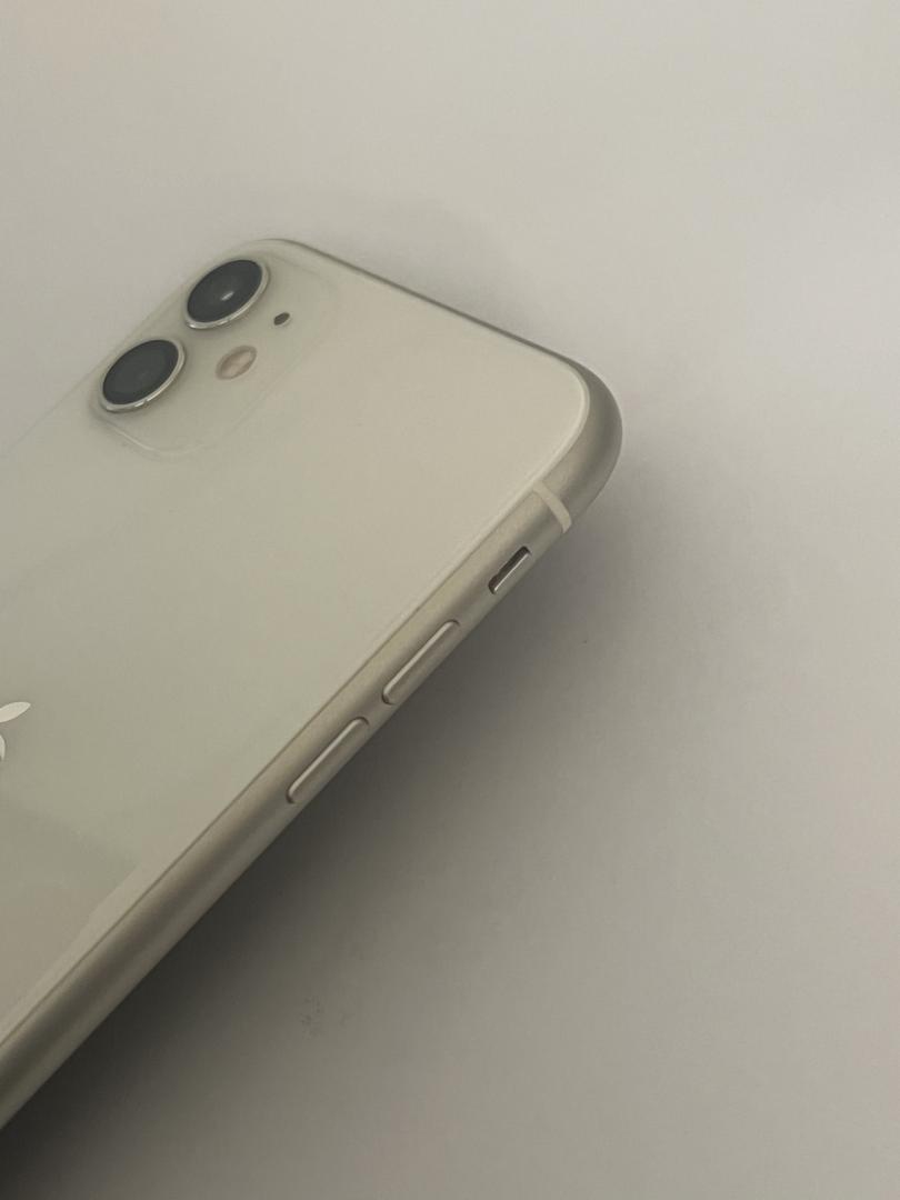Apple iPhone 11, color White