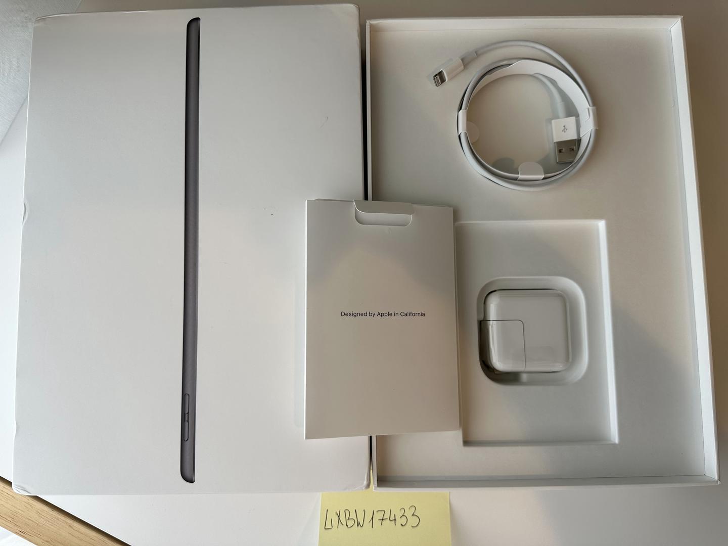 Apple iPad 7th Gen, color Gray