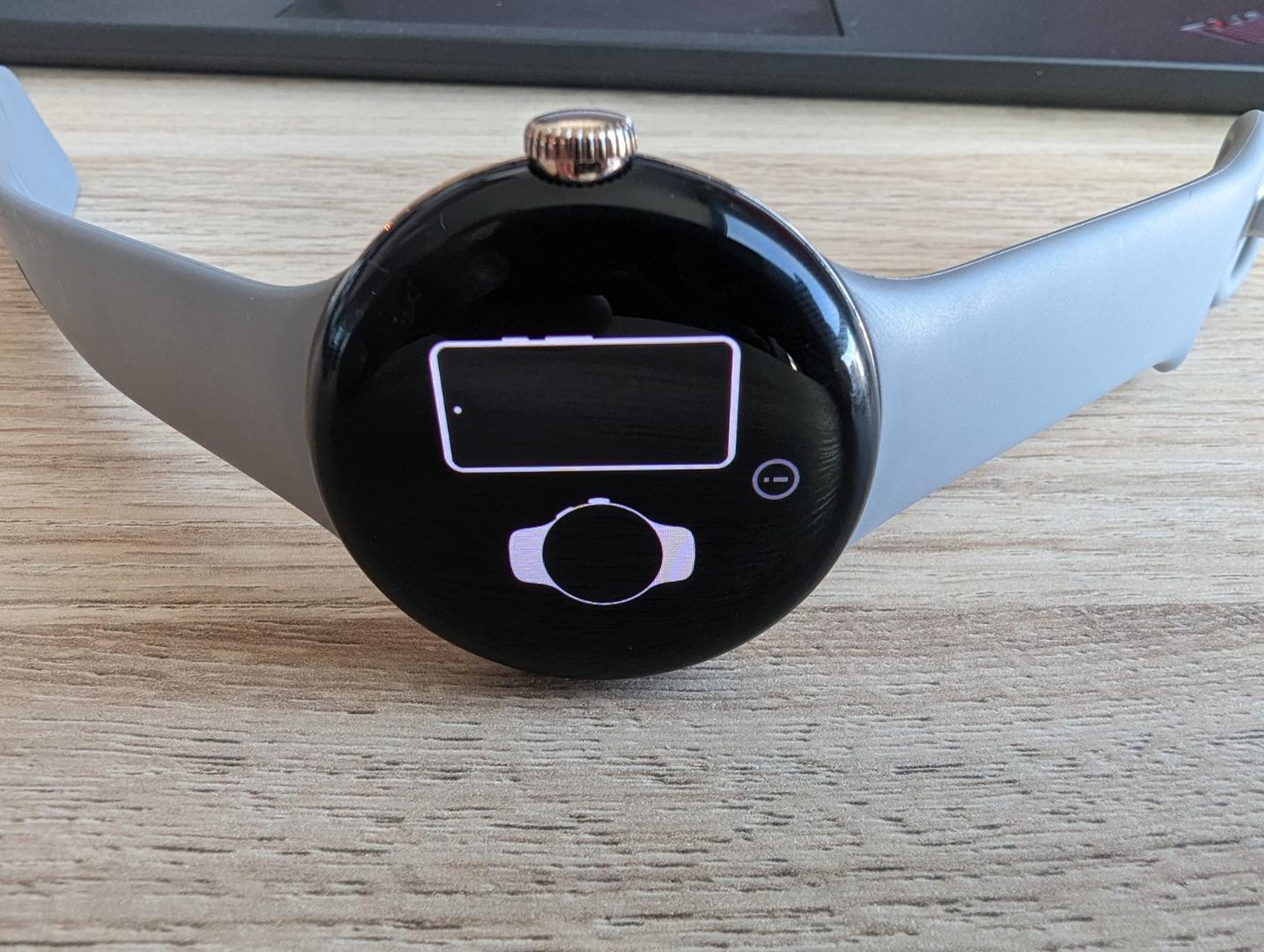 Google Pixel Watch, color Gold