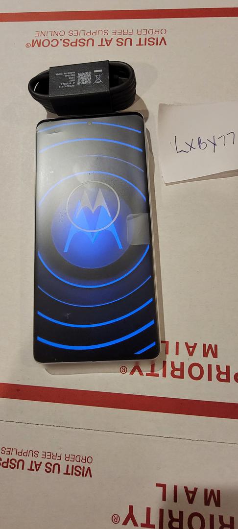 Motorola Edge Plus (2022), color White