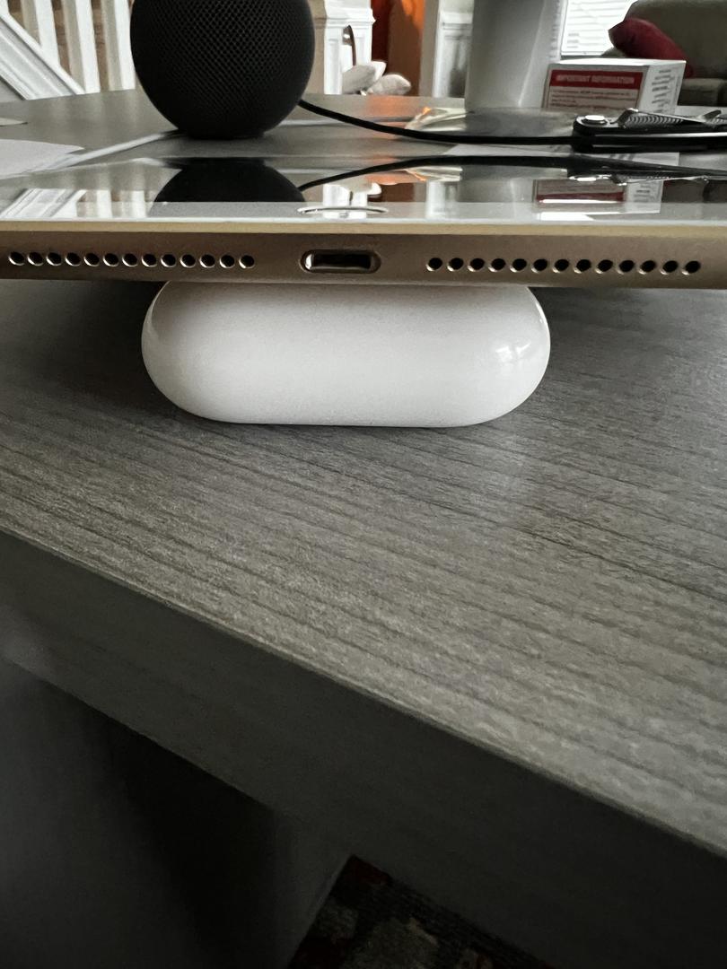 Apple iPad 5th Gen, color Gold