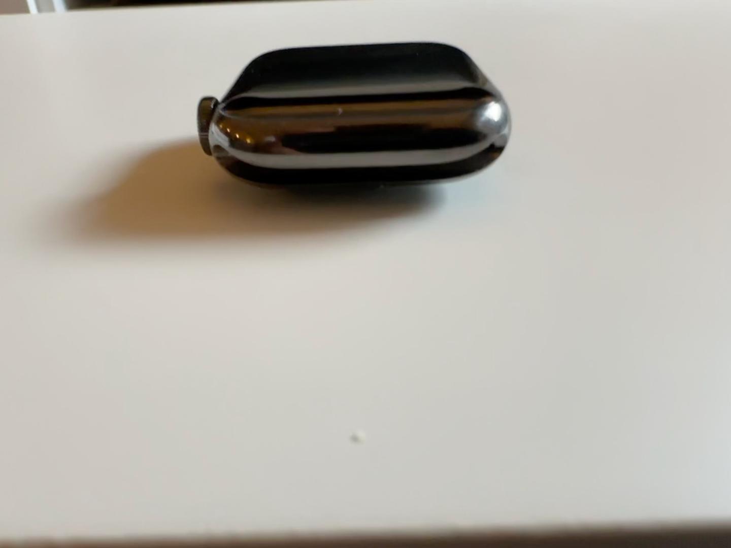 Apple Watch Series 7 45mm, color Graphite