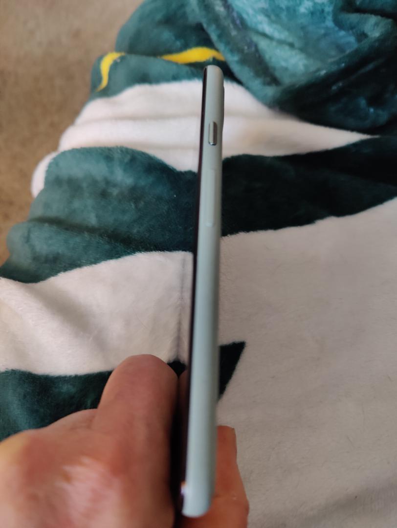 Google Pixel 5, color Sage