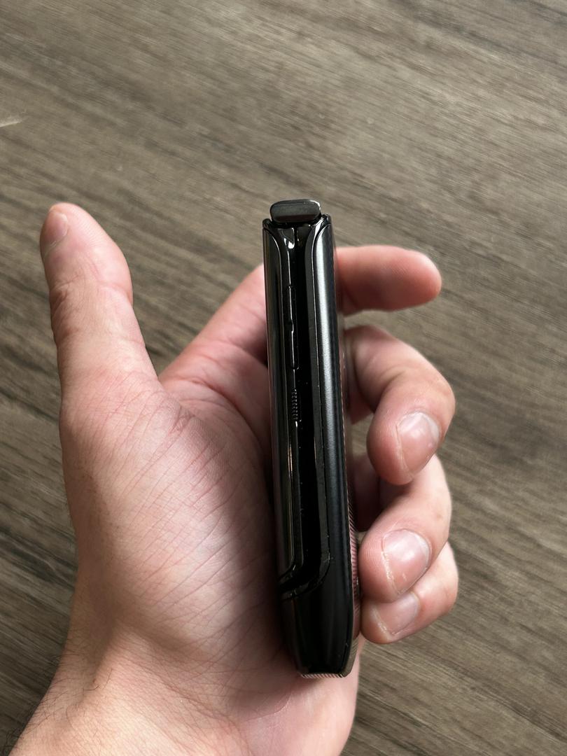 Motorola Razr, color Black