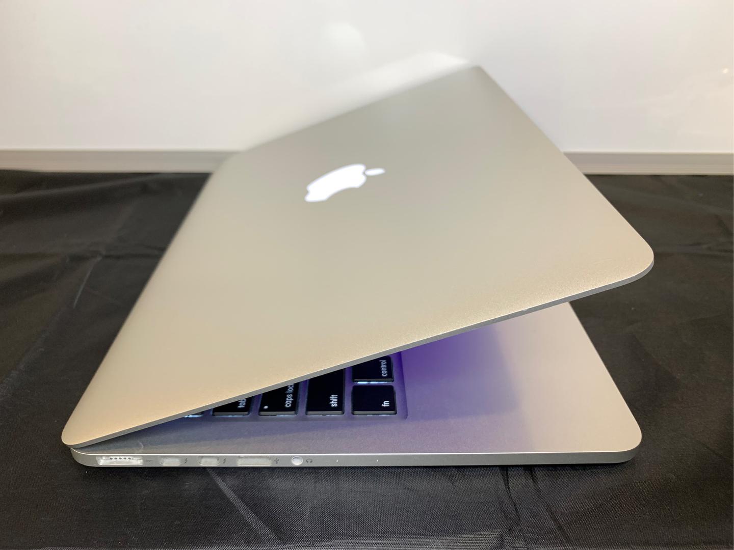 MacBook Pro 2015 (Retina) - 13", color Silver