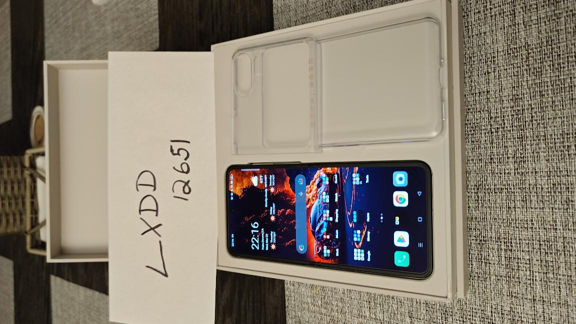 Oppo Find N2 Flip, color Gold