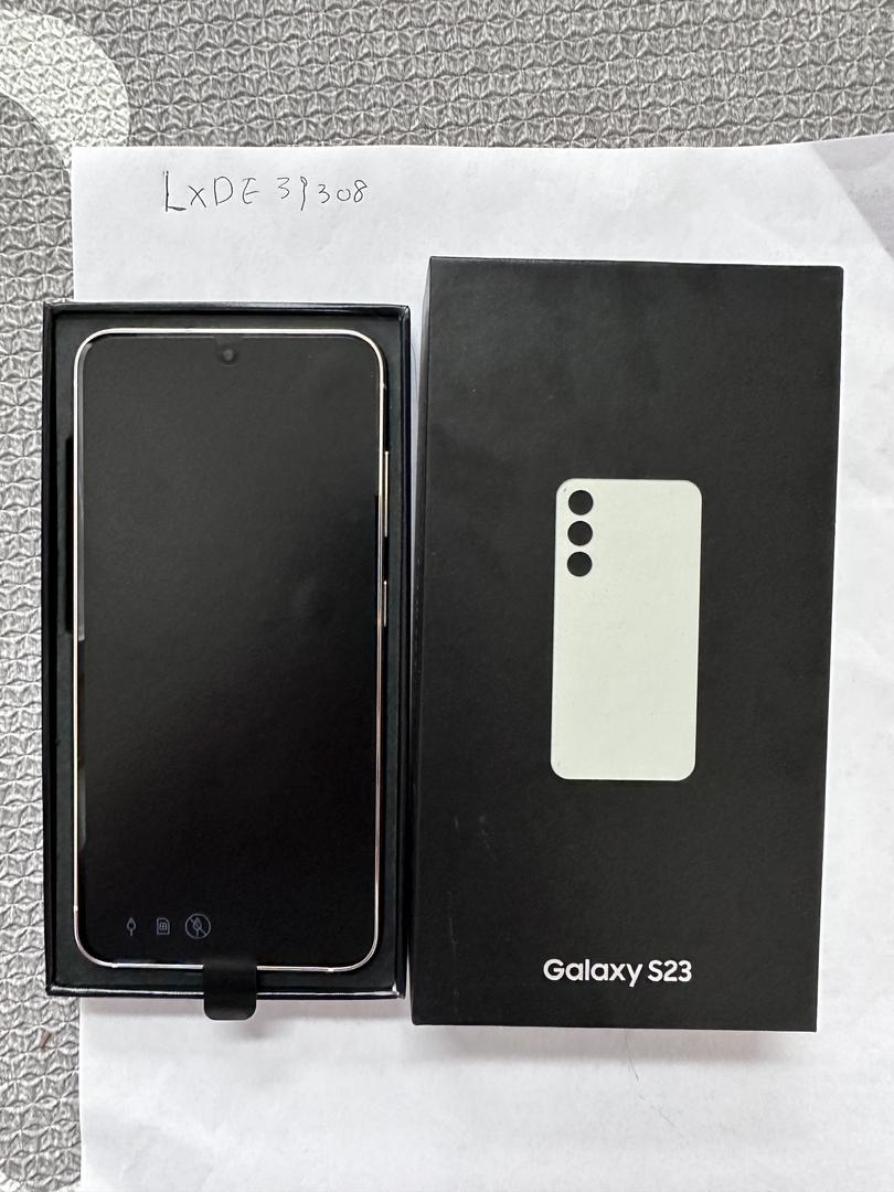 Samsung Galaxy S23, color Cream