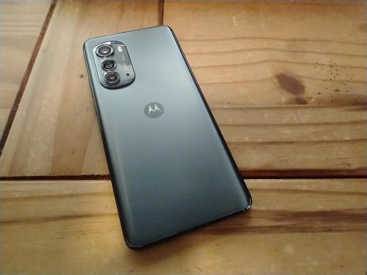 Motorola Edge (2022), color Gray