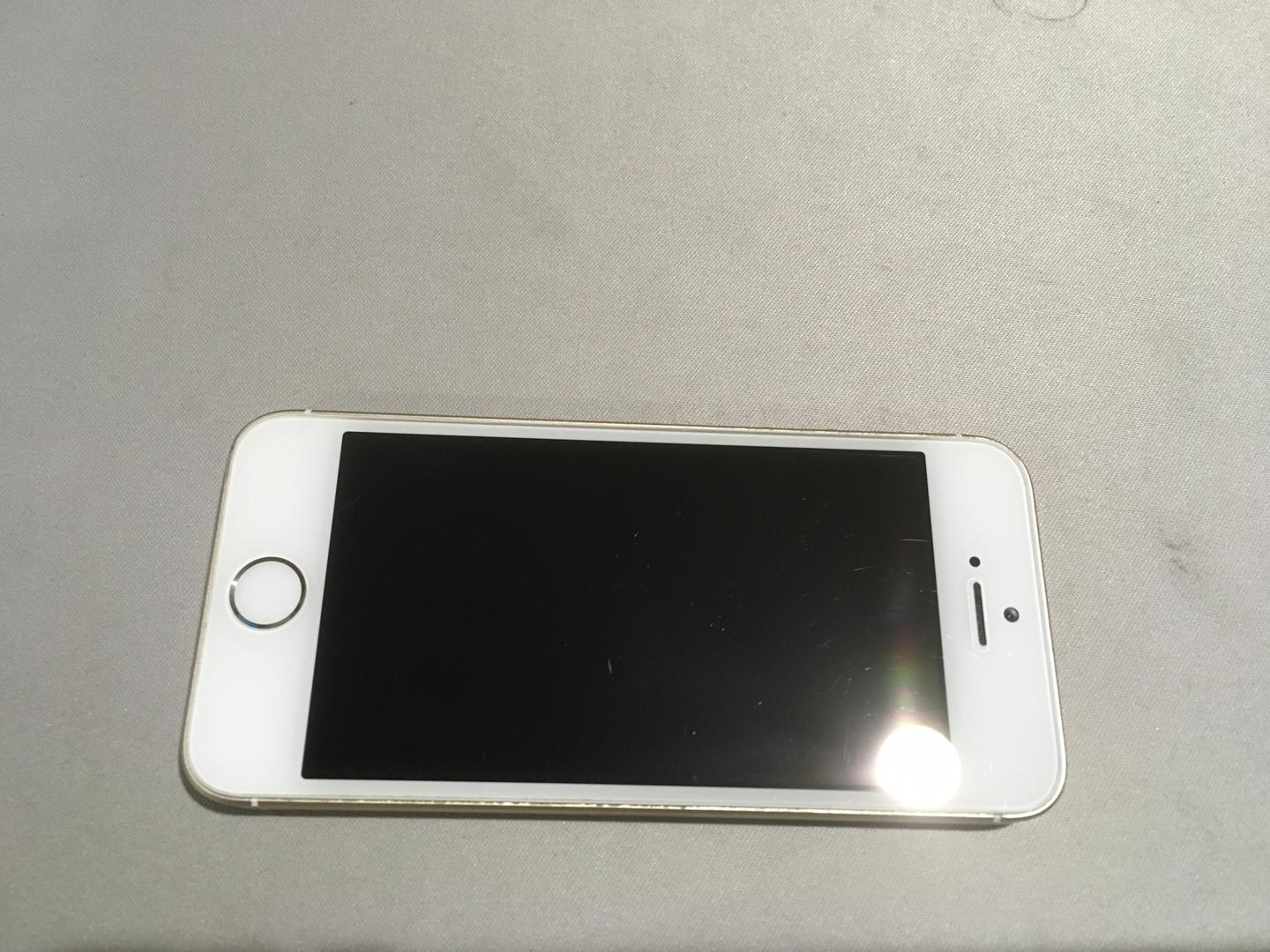 Apple iPhone SE 1st Gen 2016, color Gold