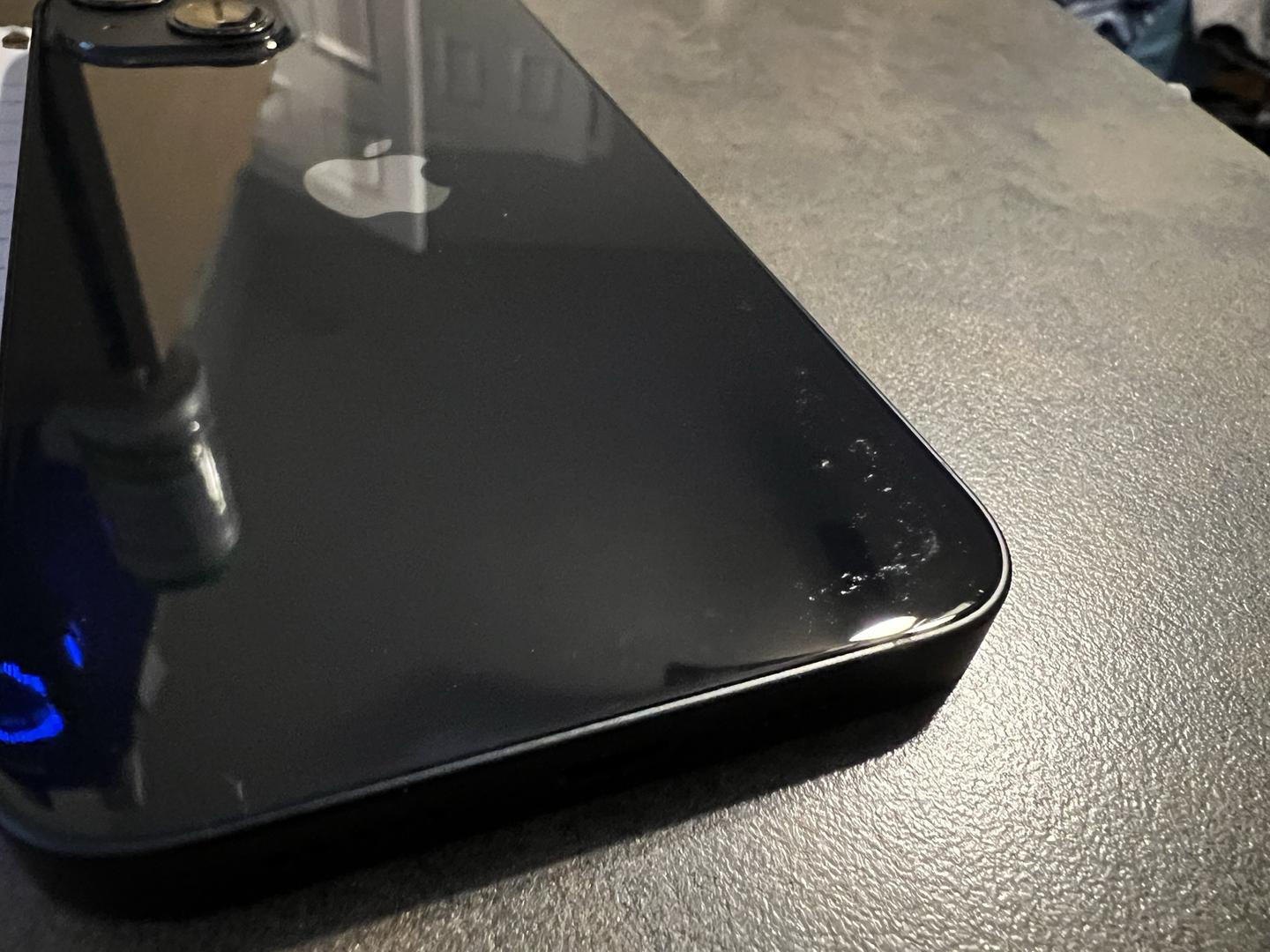 Apple iPhone 13, color Midnight