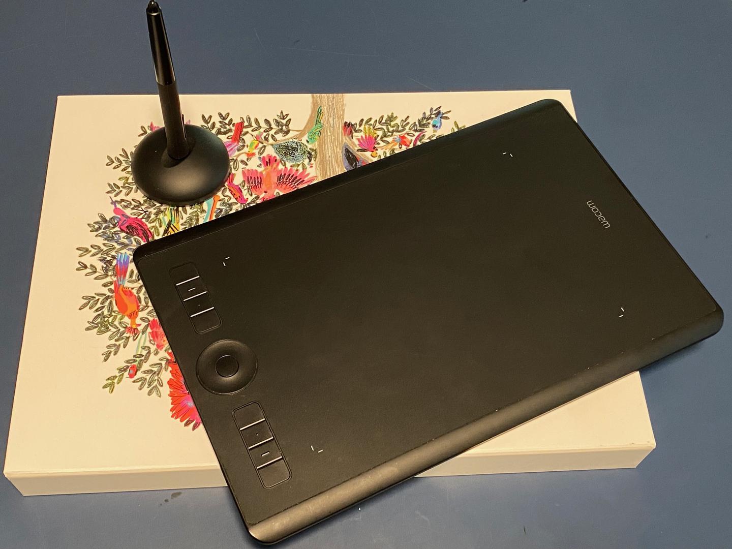 Wacom Intuos Pro, color