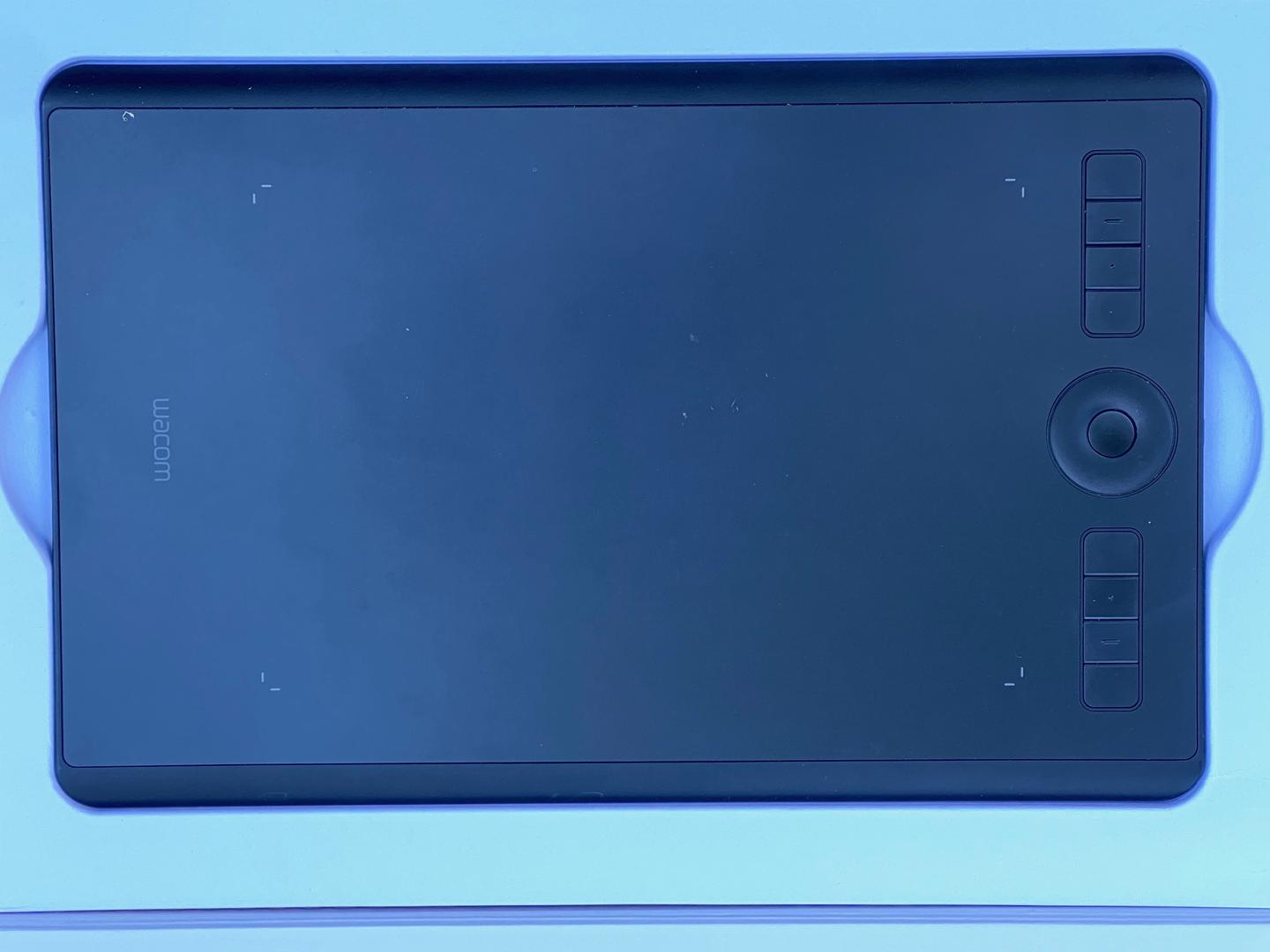 Wacom Intuos Pro, color
