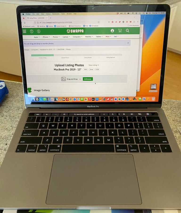 MacBook Pro 2019 - 13", color Silver