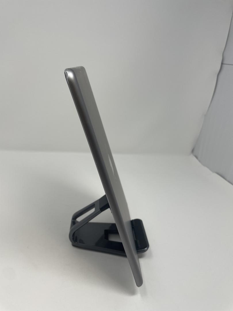 Apple iPad 6th Gen, color Gray