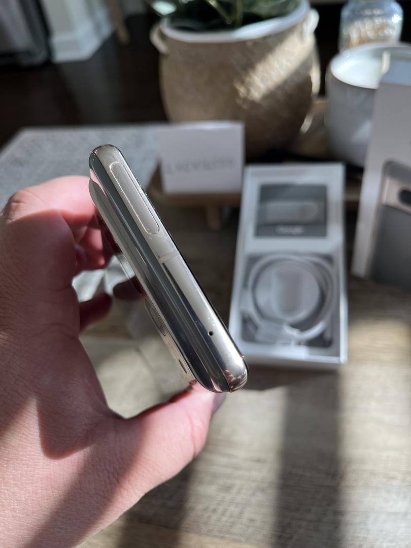 Google Pixel 7 Pro, color Hazel