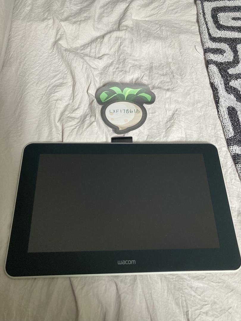 Wacom One, color