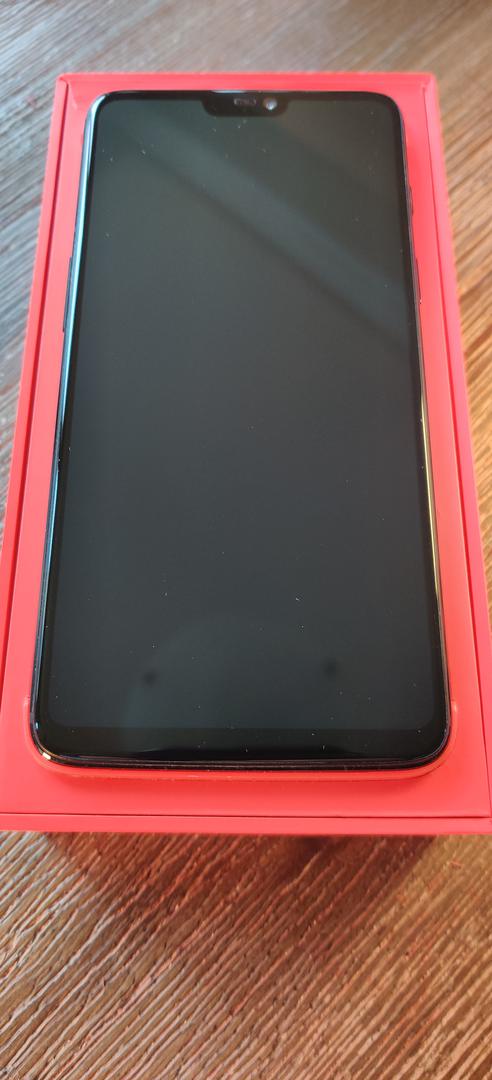 OnePlus 6, color Black