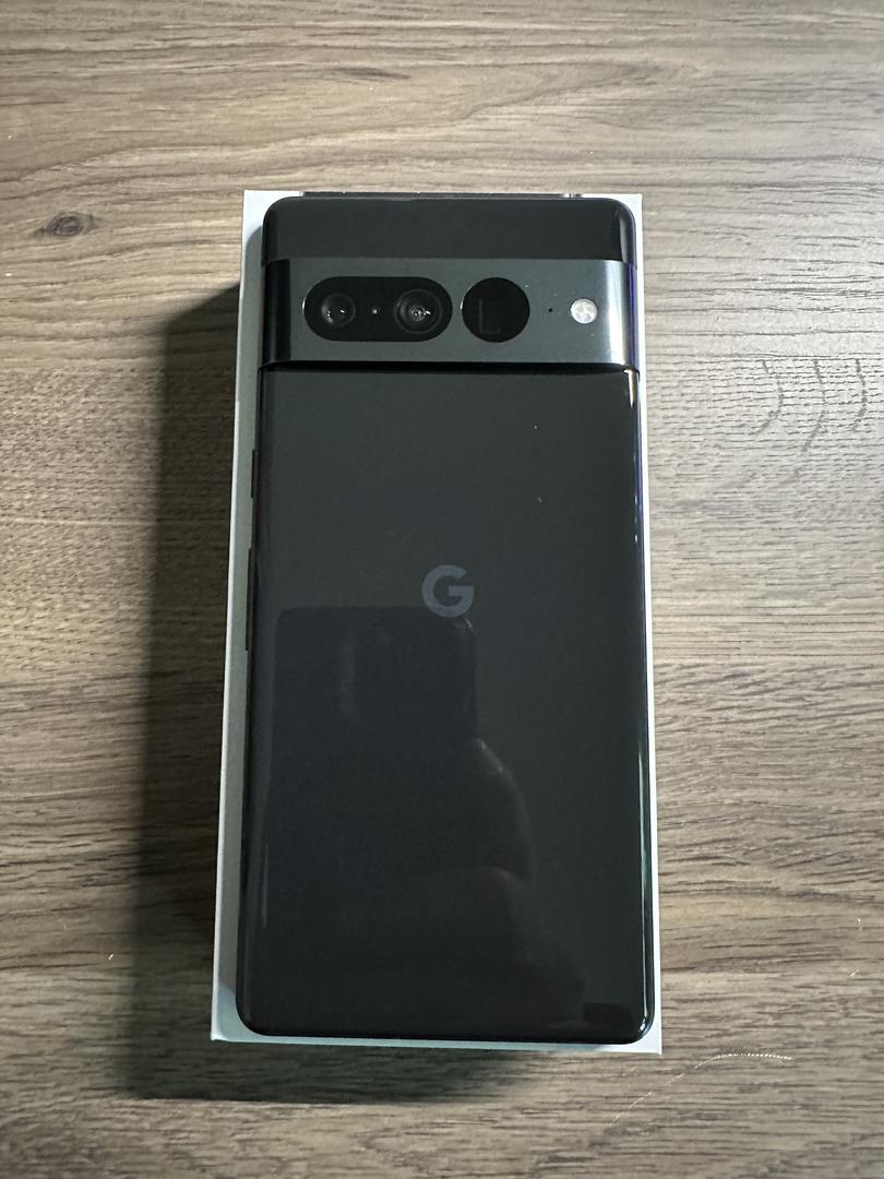 Google Pixel 7 Pro, color Obsidian