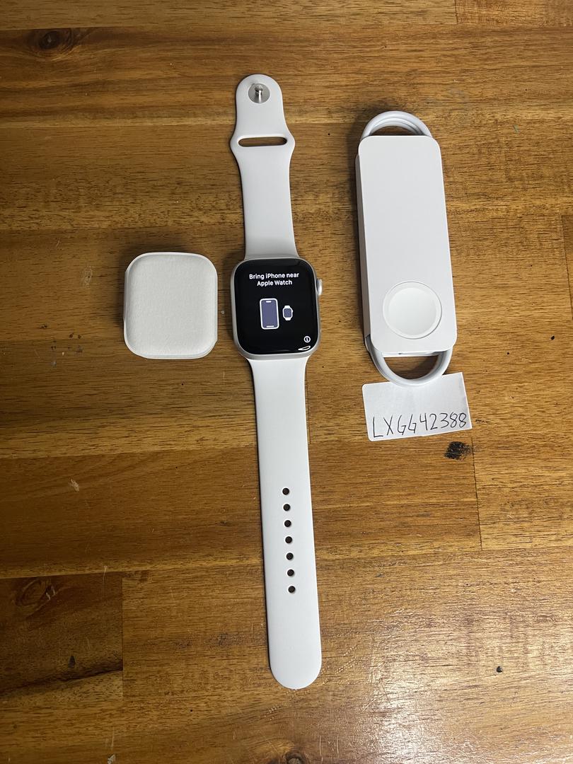 Apple Watch Series 8 45mm, color Silver