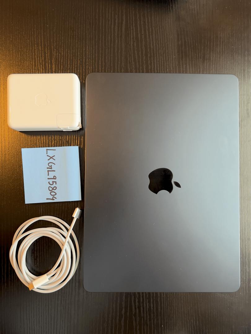 MacBook Air 2022 - 13 inch - Guide, Specs, Prices, and More