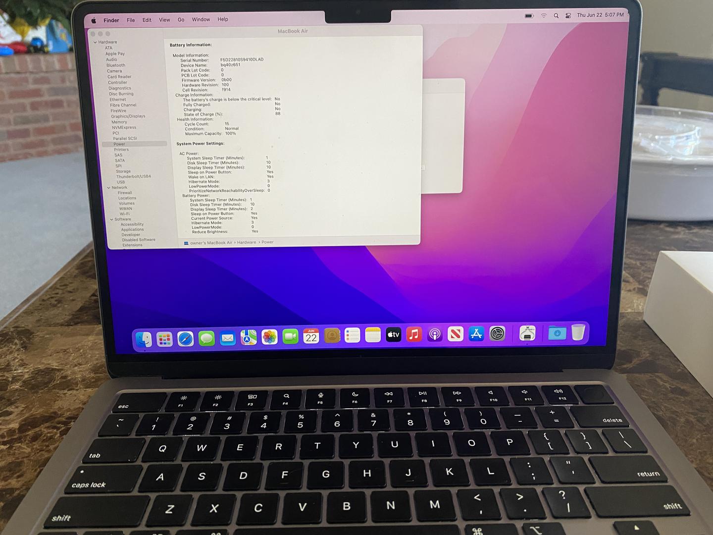 MacBook Air 2022 - 13", color Gray