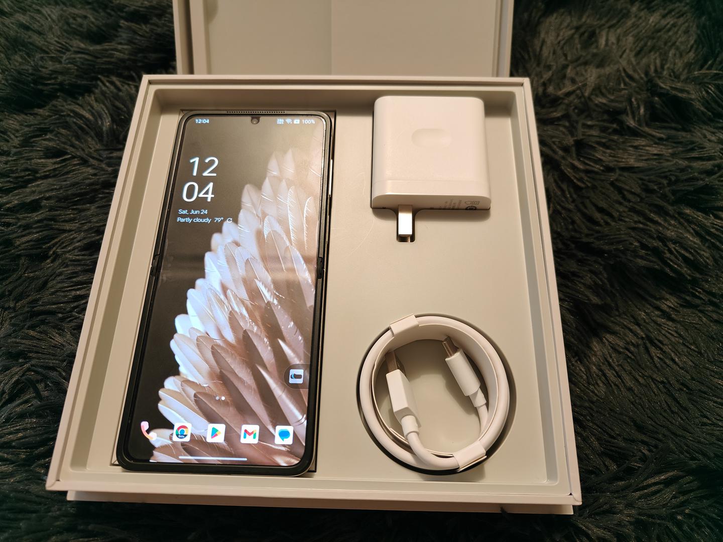 Oppo Find N2 Flip, color Gold