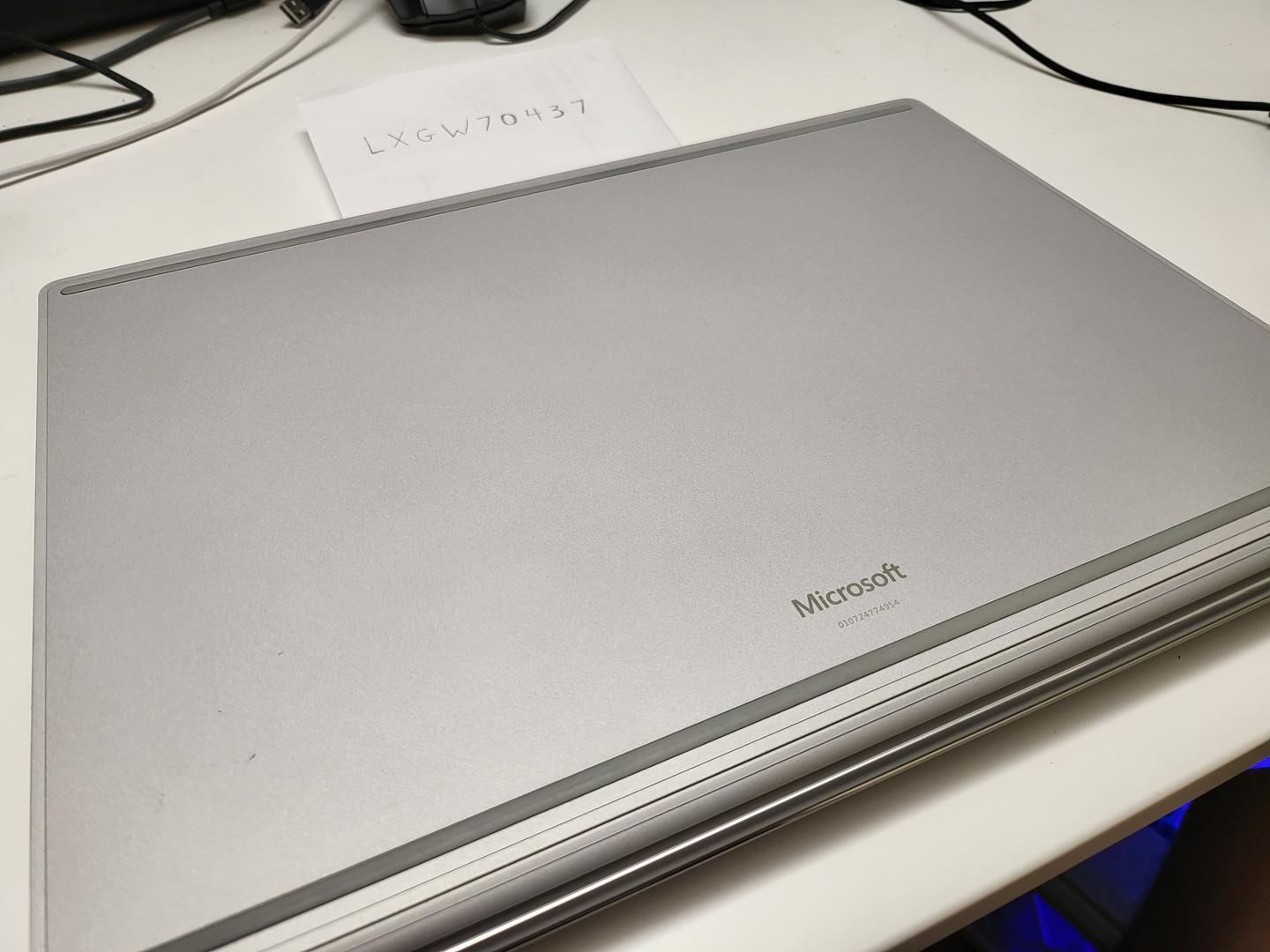 Microsoft Surface Book 2 15", color